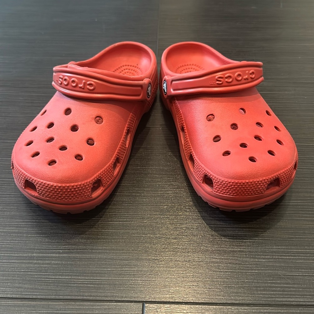 CROCS CLASSIC CLOG WOMENS SIZE 8